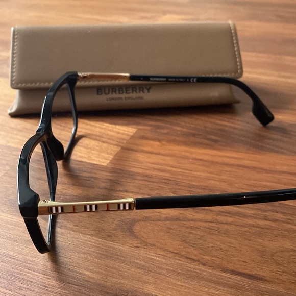 SALE! Burberry glasses - Picture 3 of 6